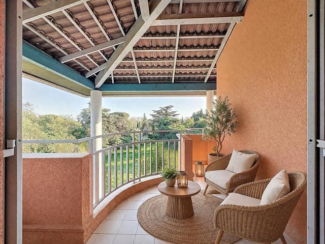 Duplex entièrement rénové A quelques pas de la mer à Cavalière