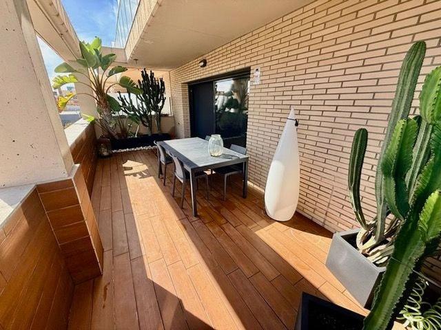 Dúplex en alquiler en calle Antic de Valencia, Barcelona, de 149 m² 3 habitaciones por 2.900