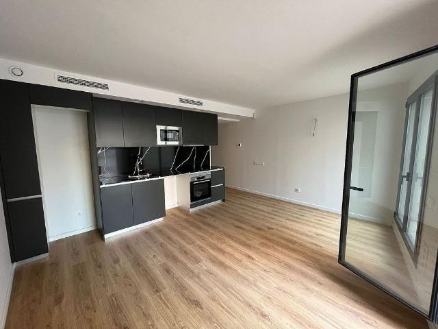 Dúplex en alquiler en calle Aprestadora, Hospitalet de Llobregat, L´, de 90 m² 2 habitaciones por 1.432