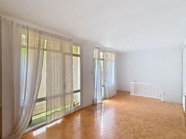 Dúplex en alquiler en calle Augusta, Barcelona, de 120 m² 5 habitaciones por 1.923