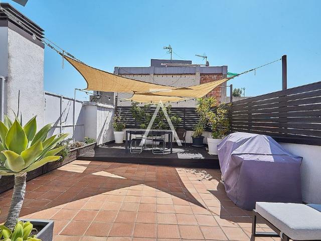 Dúplex en alquiler en calle De Gayarre, Barcelona, de 80 m² 3 habitaciones por 1.744