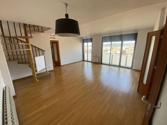 Dúplex en alquiler en calle De Francesc Macià i Llussà, Granollers, de 111 m² 3 habitaciones por 1.327