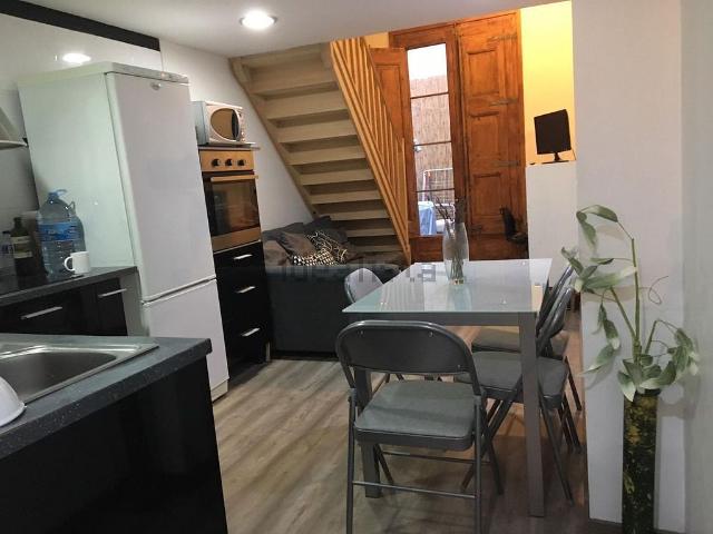 Dúplex en alquiler en calle De la Legalitat, Barcelona, de 60 m² 1 habitación por 1.500