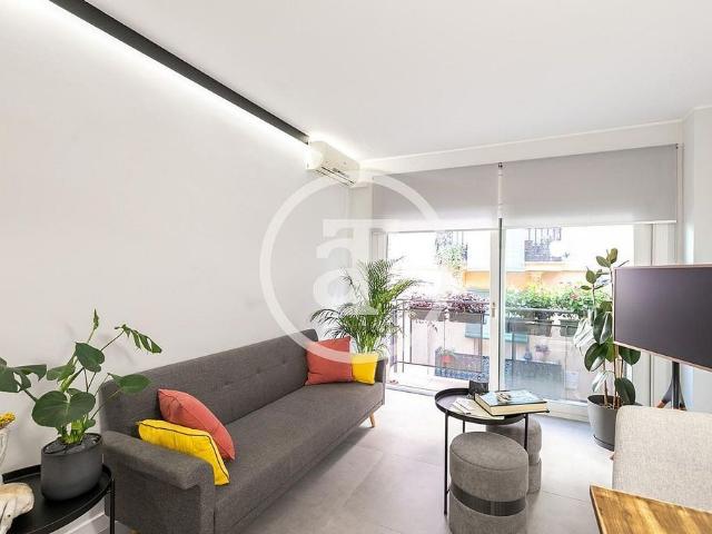 Dúplex en alquiler en calle De la Mare de Déu del Remei, Barcelona, de 62 m² 1 habitación por 1.550