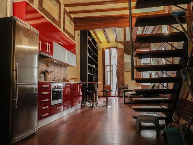Dúplex en alquiler en calle De la Mercè Barcelona, Barcelona, de 80 m² por 1.294