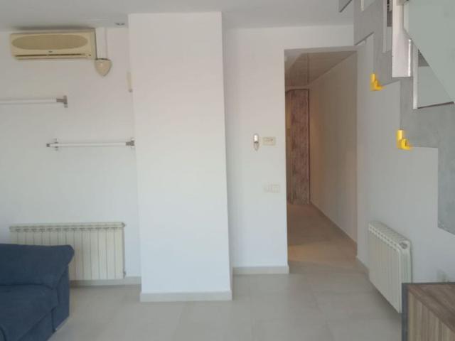 Dúplex en alquiler en calle De Nicaragua, Barcelona, de 120 m² 3 habitaciones por 2.200