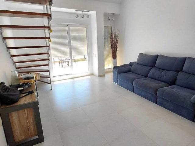 Dúplex en alquiler en calle De Nicaragua, Barcelona, de 125 m² 4 habitaciones por 2.200