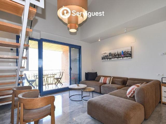 Dúplex en alquiler en calle De Salvador Espriu, Barcelona, de 150 m² 4 habitaciones por 3.334