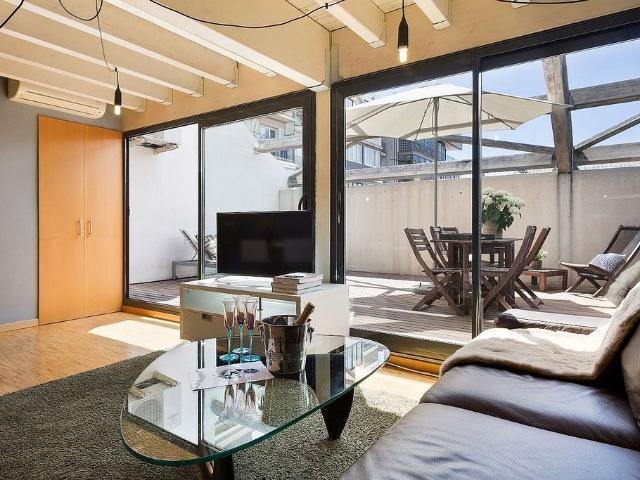 Dúplex en alquiler en calle De Prats de Molló, Barcelona, de 85 m² 2 habitaciones por 2.200