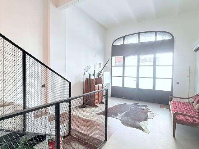 Dúplex en alquiler en calle Del Congost, Barcelona, de 152 m² 2 habitaciones por 2.800