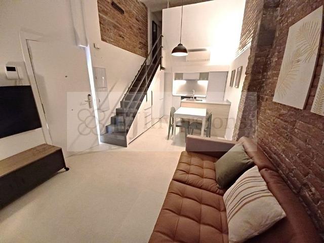 Dúplex en alquiler en calle Del Torrent de L'olla, Barcelona, de 50 m² 1 habitación por 1.200