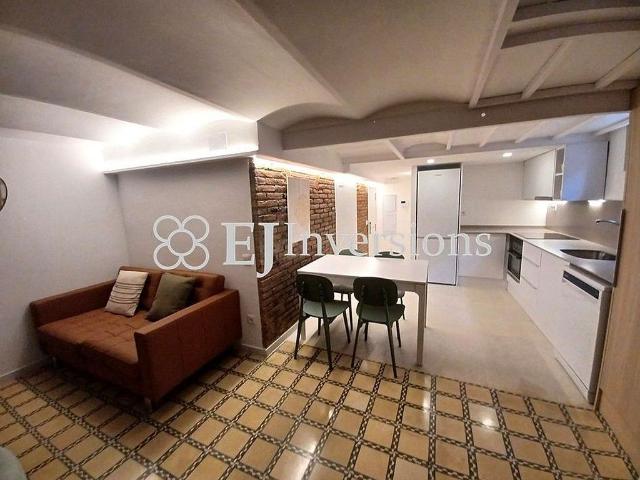 Dúplex en alquiler en calle Del Torrent de L'olla, Barcelona, de 50 m² 2 habitaciones por 1.550