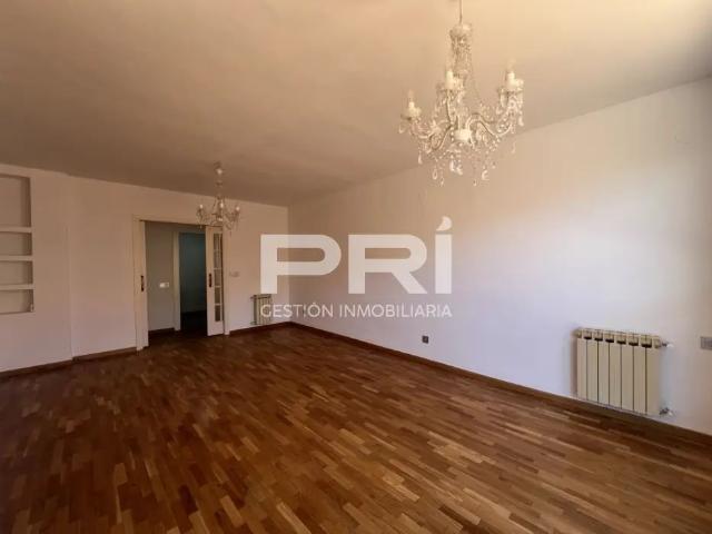 Dúplex en alquiler en Calle San Antón, cerca de Calle de Alhamar