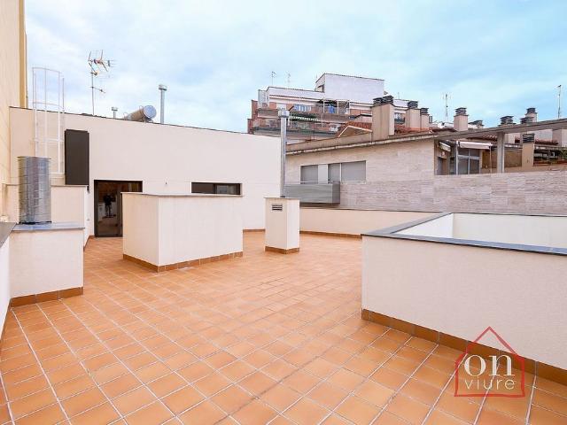 Dúplex en alquiler en calle Sant Antoni, Sant Cugat del Vallès, de 93 m² 3 habitaciones por 1.501