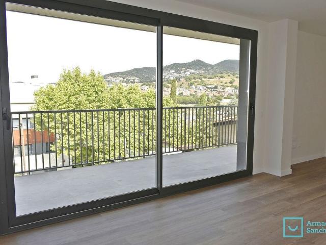 Dúplex en alquiler en calle València, Tiana, de 128 m² 3 habitaciones por 2.050