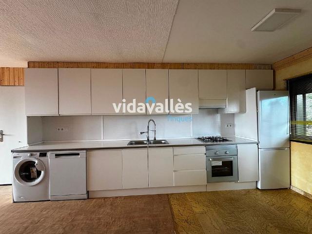 Dúplex en alquiler en calle Vallès, Roca del Vallès, la, de 122 m² 2 habitaciones por 1.900