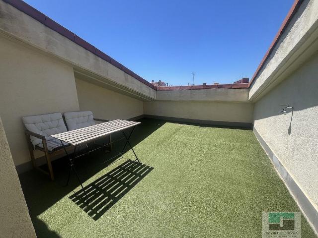 Dúplex en alquiler en Castelldefels, de 98 m² 3 habitaciones por 1.899