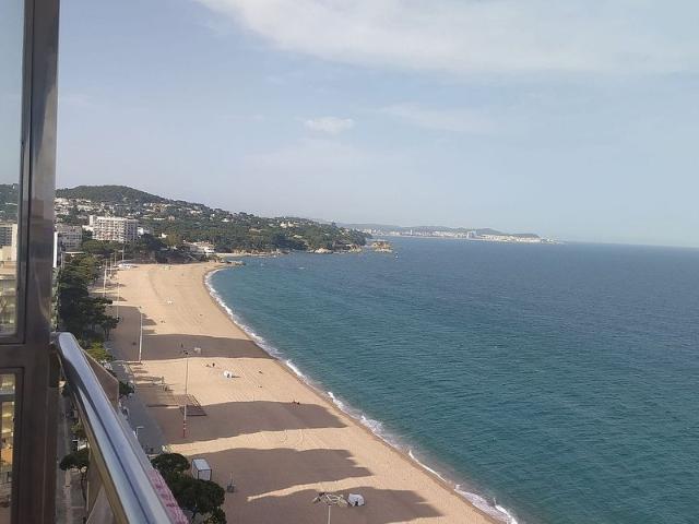 Dúplex en alquiler en avenida Costa Brava, Castell Platja d´Aro, de 100 m² 3 habitaciones por 6.500