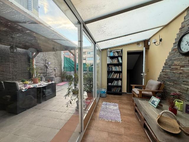 Dúplex en alquiler en avenida De Barcelona, Terrassa, de 200 m² 3 habitaciones por 1.500