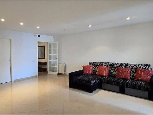 Dúplex en alquiler en Badalona, de 95 m² 3 habitaciones por 1.383