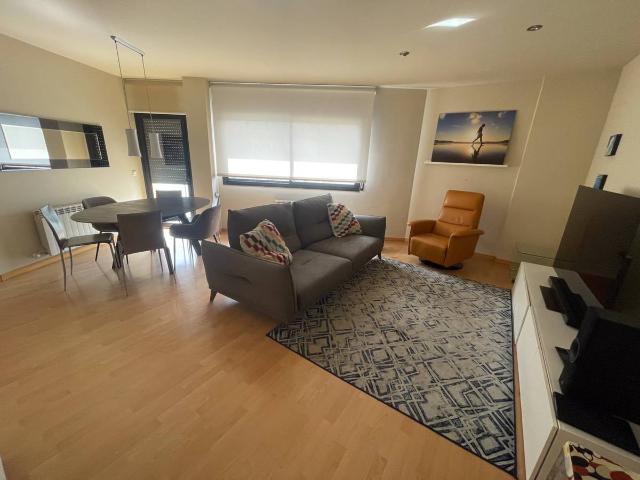 Dúplex en Alquiler en Eixample Sud – Migdia