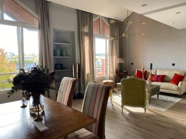 Duplex en alquiler en Madrid, Valdemarin