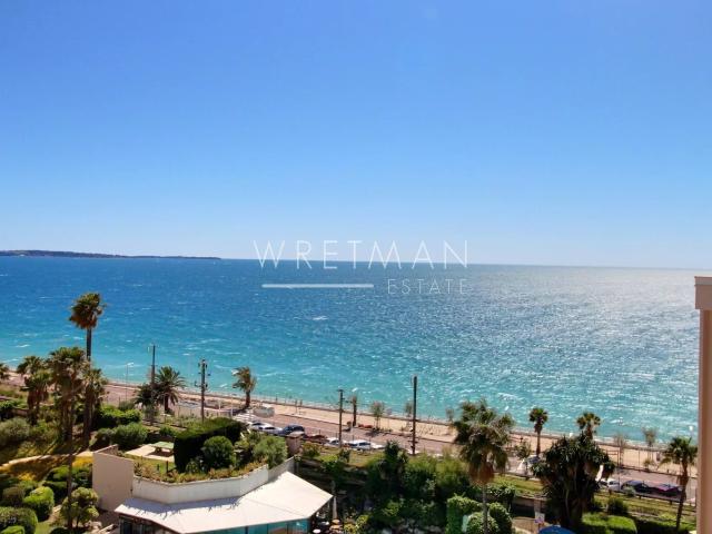 Duplex en dernier étage de 3 pièces avec 2 terrasses vue mer. 45m² Cannes