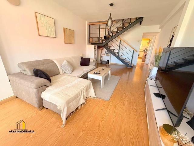 Dúplex en el Casco Antiguo de Loeches Oportunidad Única por €244,900