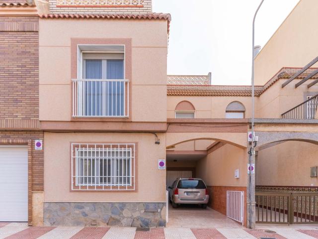 Duplex en el puerto de Roquetas