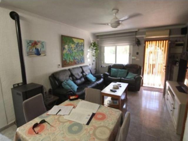 DUPLEX EN ESQUINA EN URBANIZACIÓN DE LA ROSALEDA