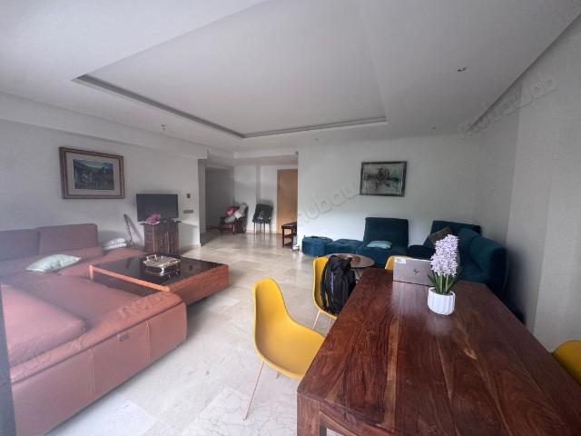 Duplex en location à Riyad. 4 grandes pièces. Bien meublé
