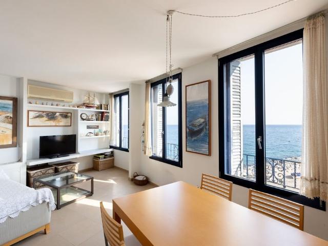 Dúplex en La Punta, Sant Pol de Mar. 2 habitaciones, terraza. 67m² Sant Pol de Mar