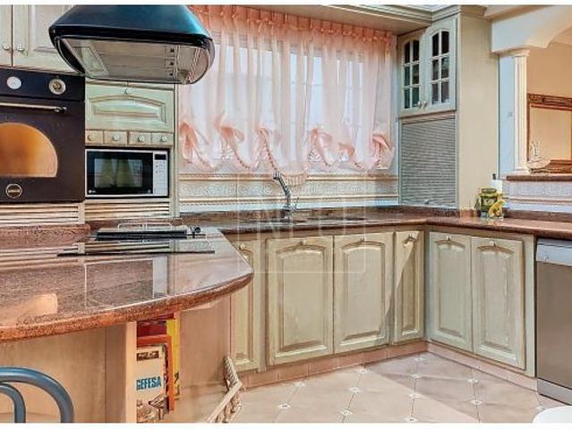 DUPLEX EN MORO, SUECA
