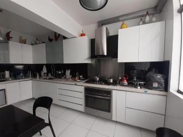 Dúplex Moderno en Miraflores: 229 m² con 3 Cocheras para Inversionistas