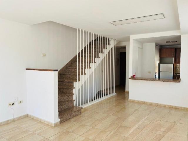 Dúplex en San Isidro de tres dormitorios con terraza!