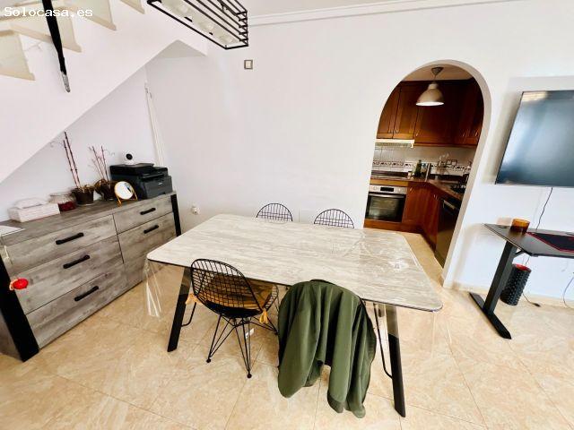 Dúplex en Sector 25 con piscina, patio y solárium en Torrevieja