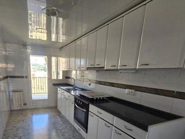 DÚPLEX EN VENTA CON TERRAZA Y PISCINA COMUNITARIA EN RUBÍ