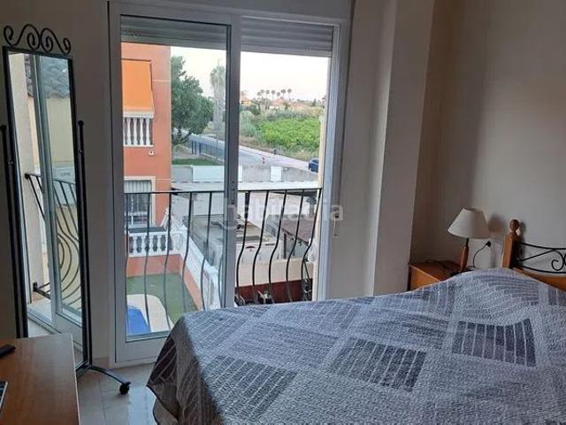 Dúplex en venta en Catral. !CDATAEspectacular Dúplex de 150m en Catral 2009 4 Hab, 2 Baños, Garaje, Piscina y Terraza con Barbacoa. Dúplex.
