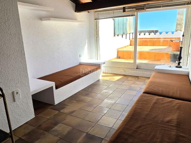 Dúplex en venta en Cadaqués Costa Brava. Apartament a primera linia de mar. Dúplex.