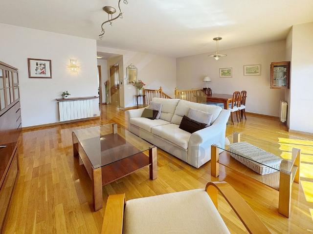 Dúplex en venta en calle Corts Catalanes, Barcelona, de 180 m² 4 habitaciones por 795.000