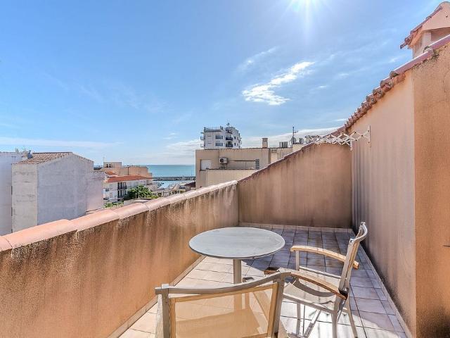 Dúplex en venta en calle CL Bassa del Mig, Ampolla, l´, de 121 m² 4 habitaciones por 225.000