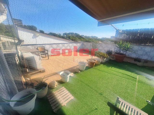 Dúplex en venta en calle Bilbao, Rubí, de 150 m² 5 habitaciones por 340.000