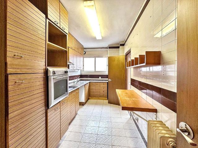 Dúplex en venta en calle De Cervantes, Sabadell, de 95 m² 5 habitaciones por 369.000