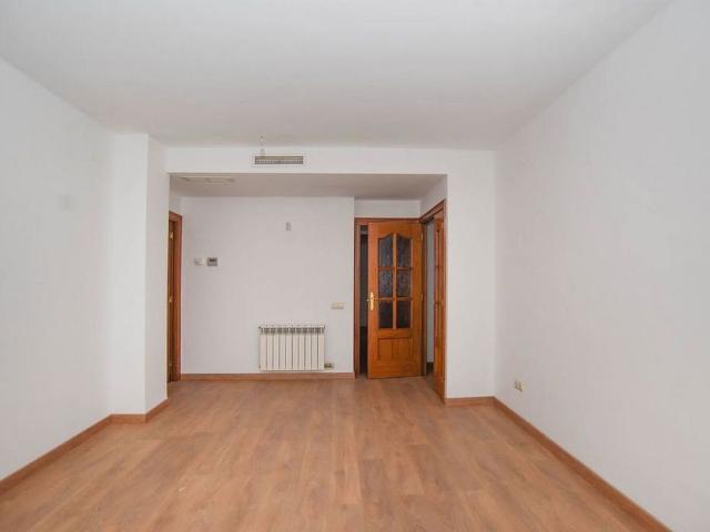 Dúplex en venta en calle De Ferran Canyameres, Terrassa, de 95 m² 2 habitaciones por 185.000