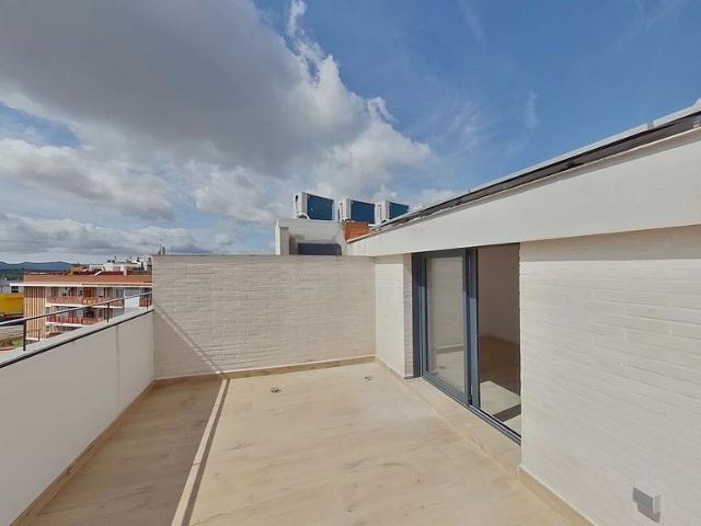 Dúplex en venta en calle De Joaquim Malats, Santa Perpètua de Mogoda, de 72 m² 3 habitaciones por 347.000