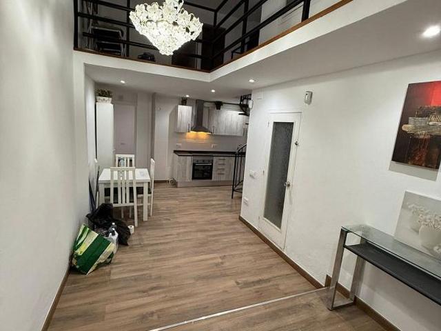 Dúplex en venta en calle De Los Castillejos, Barcelona, de 76 m² 3 habitaciones por 215.000