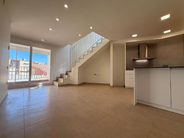 Dúplex en venta en calle De L'autonomia, Terrassa, de 58 m² 2 habitaciones por 267.500