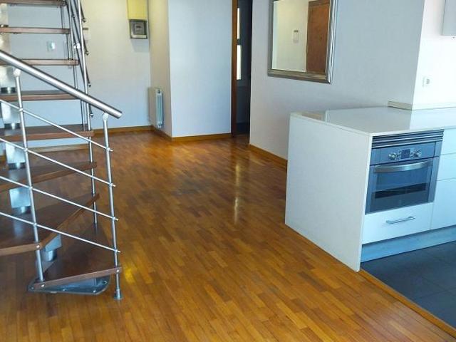 Dúplex en venta en calle De la Mare de Déu de Port, Barcelona, de 53 m² 2 habitaciones por 299.000