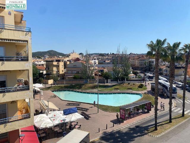 Dúplex en venta en calle De Lluís Companys, Sant Pere de Ribes, de 100 m² 6 habitaciones por 498.000