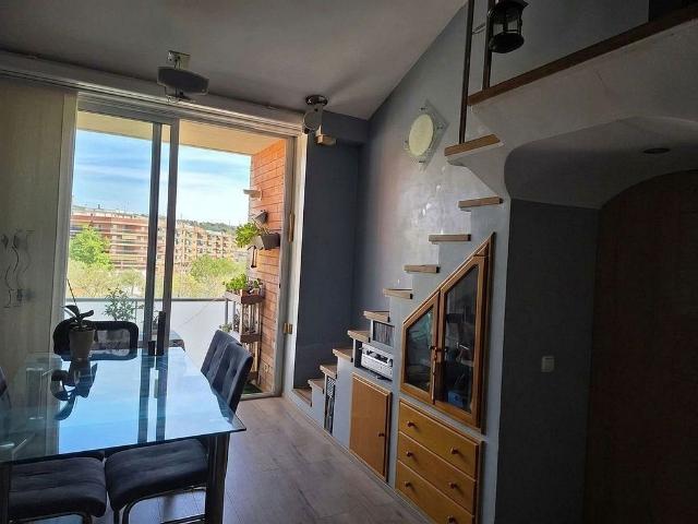Dúplex en venta en calle De Lluís Companys, Viladecans, de 100 m² 3 habitaciones por 375.000